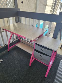 FREE Art Table