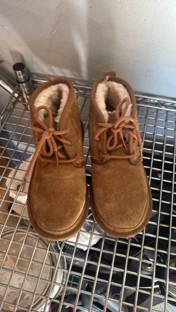 KIDS UGG BOOTS Sz 2