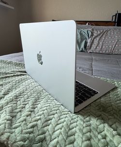 MacBook Air m2 2022