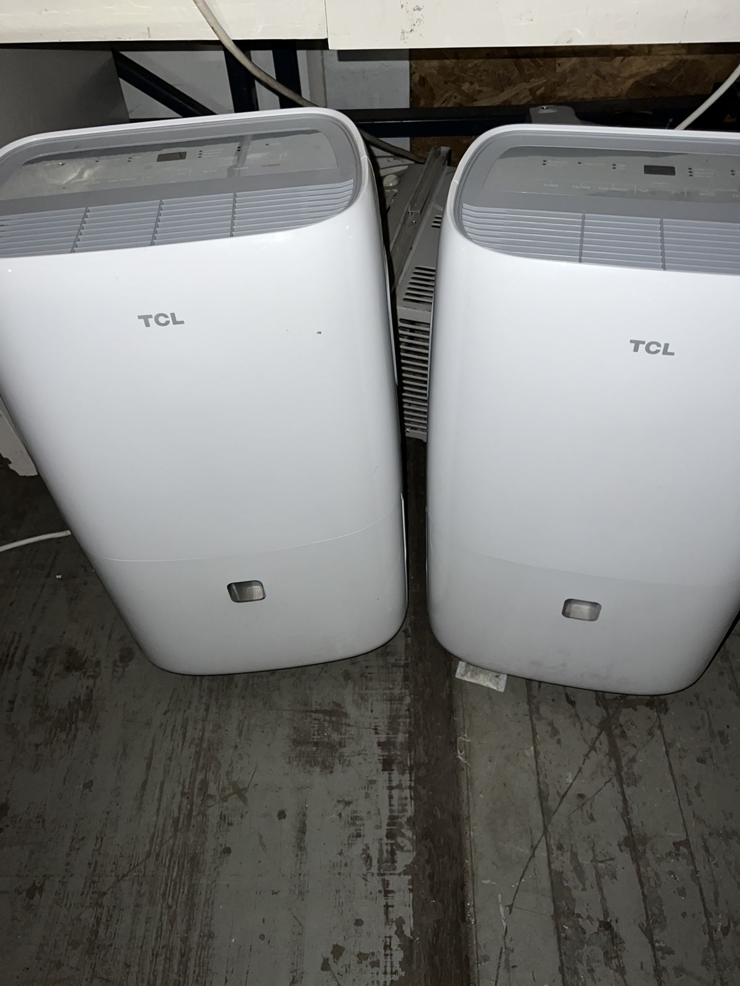 New 50 pints Dehumidifiers In Excellent Condition
