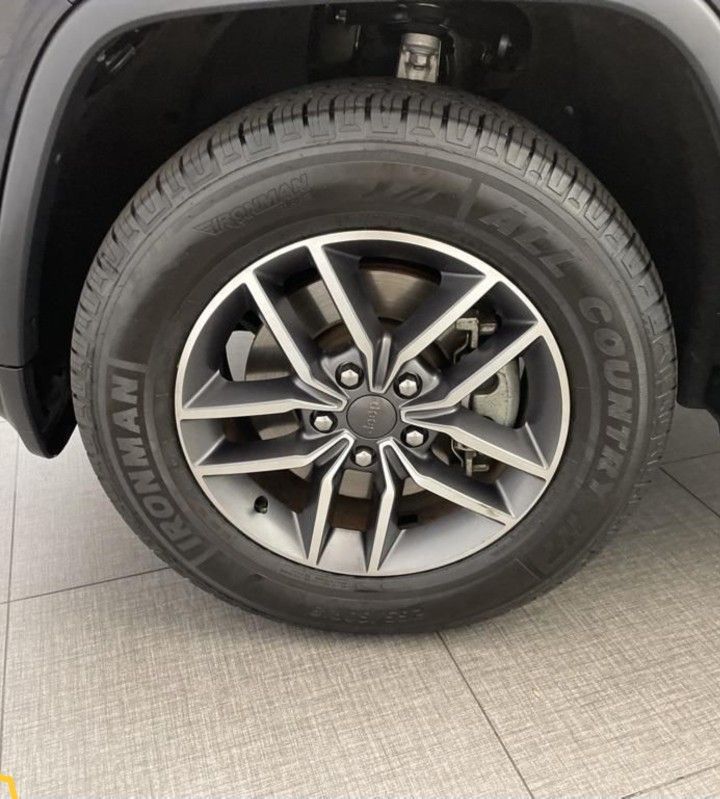 2022 Jeep Cherokee Brand New Wheels