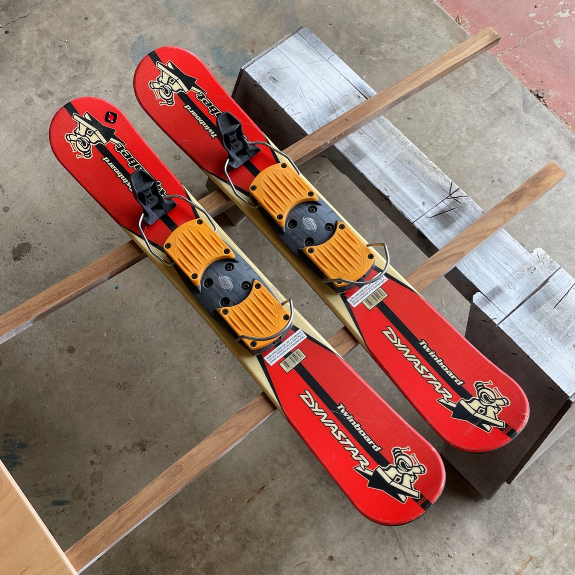 Dynastar Twinboard 85cm Skis for Sale in Oceanside, CA - OfferUp