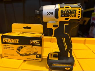 DEWALT 20v  XR DCF845 1/4  (6mm) CORDLESS IMPACT DRIVER and battery 4AH