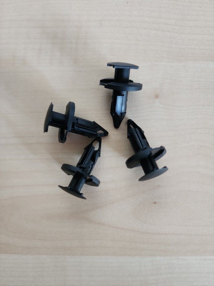 Mercedes Panel Trim Rivet Clips