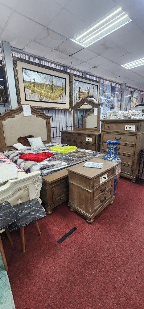 Queen Bedroom Set