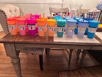 Color changing cups