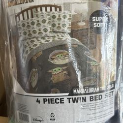 Baby Yoda 4 Piece Comforter 
