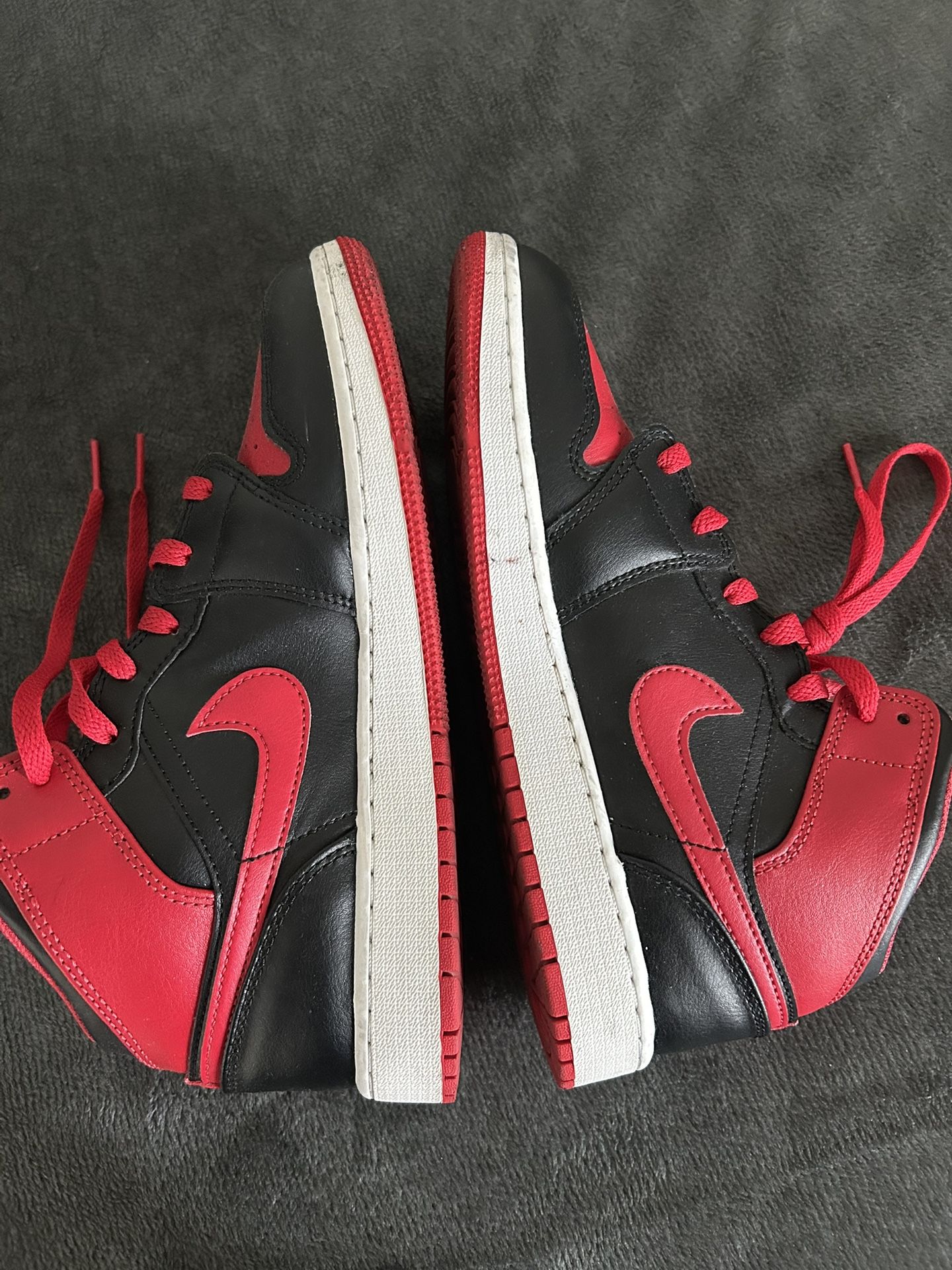 Air Jordan 1 Red Black