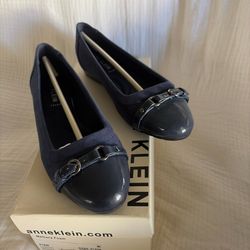 New Anne Klein Gisele Flats Womens 7M Navy Blue Suede Patent Memory Foam