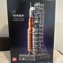 LEGO NASA Artemis Space Launch System