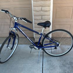 Schwinn Voyageur Comfort Tuned Bike 700c Wheels 