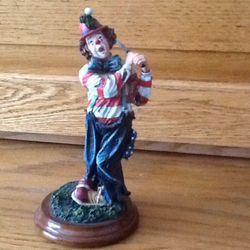Golf clown collectors statue