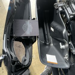 Harley Davidson Custom Saddle Bag Audio 