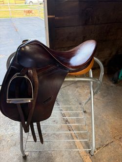 17 inch Dressage Saddle - English Riding