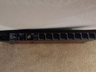 Behringer 8200