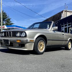 1988 BMW 325i E30 Convertible With Hardtop