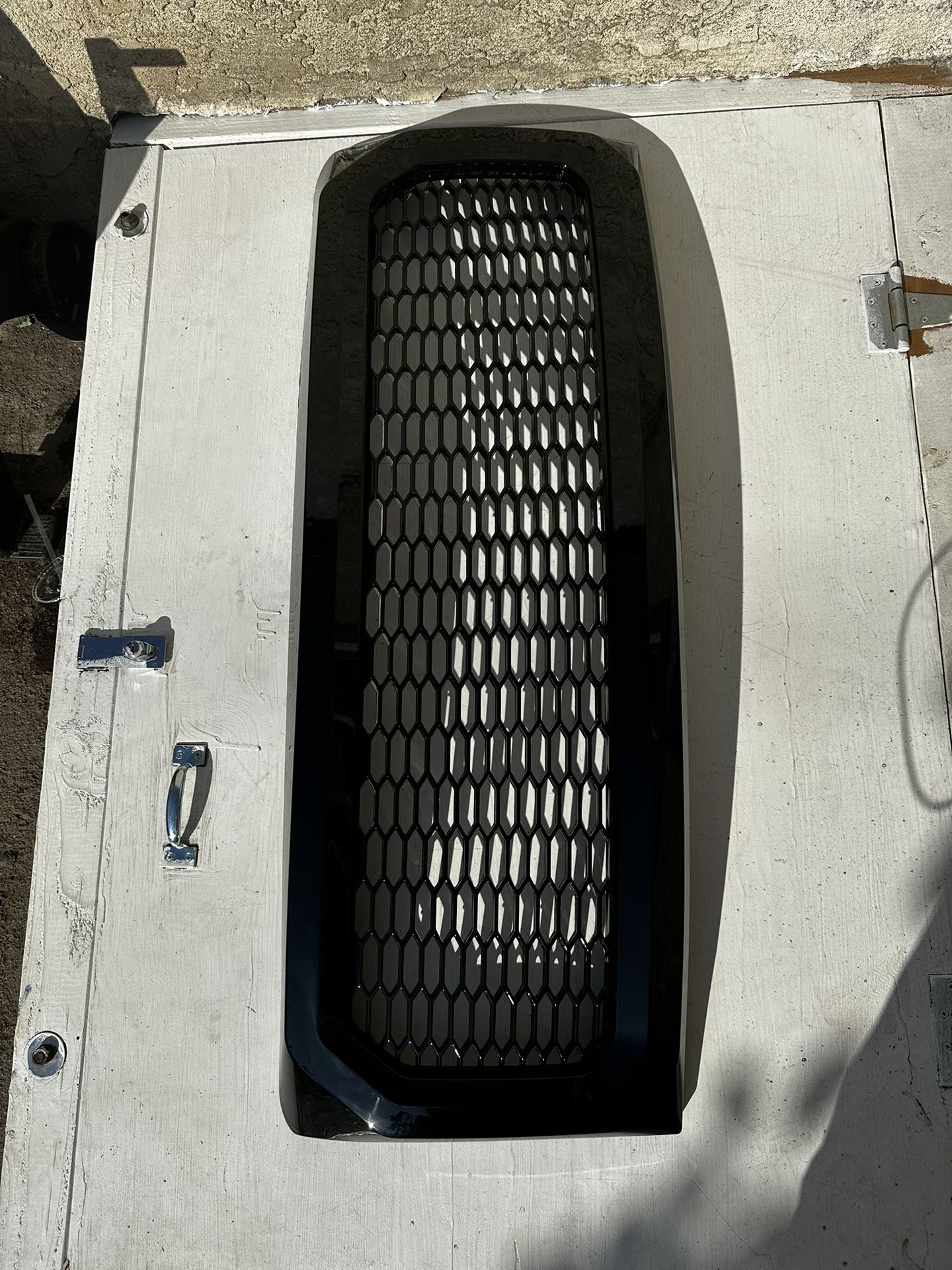Ford F150 grill year 2009/2014