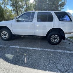 1999 Nissan Pathfinder