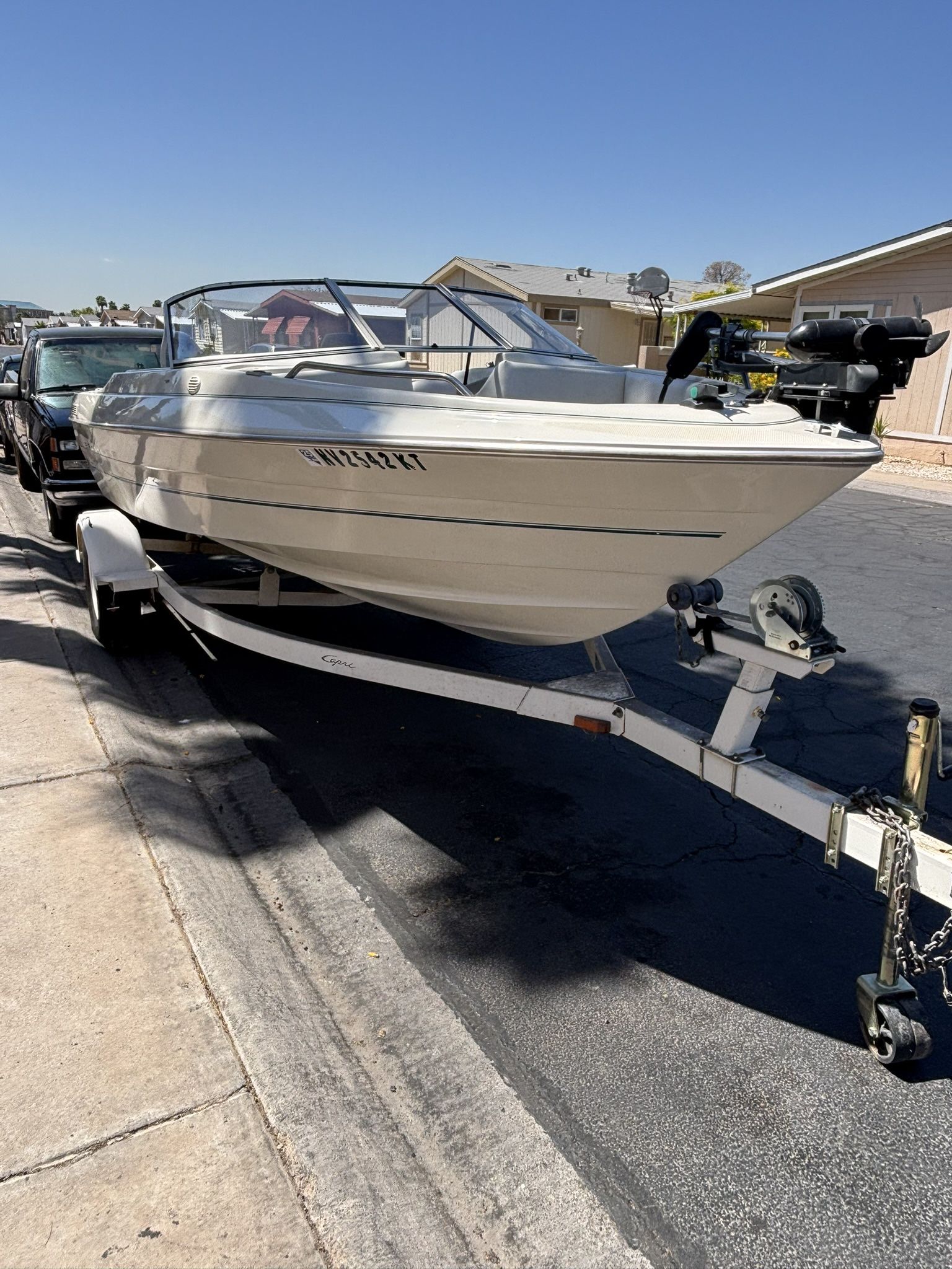 2001 Bayliner Capri 1954 Fish & Ski