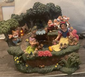 Vintage Disney Snow White & 7 Dwarfs water fountain w/Light