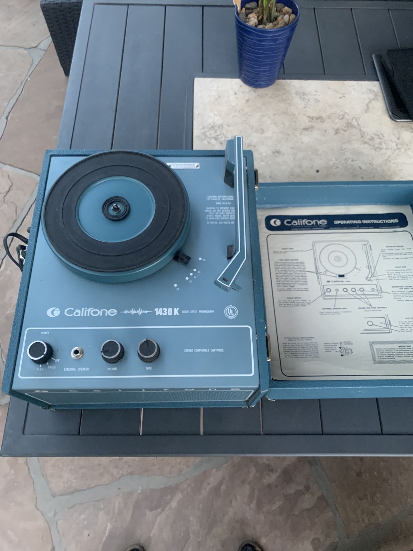 Phonograph Califone 1430K Solid State from the 1970‘s