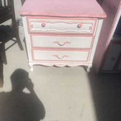 🥰 ☘️PINK AND WHITE CHEST/3 DRAWER 🌹 🥰