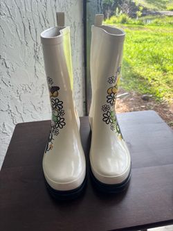 Hello Kitty and friends rain boots
