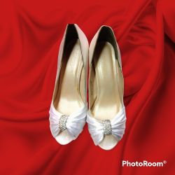 Women's Davi Bridals White Satin High Heels Size 7.5