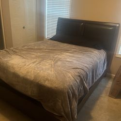 Queen size HEADBOARD & dresser