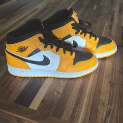Nike Air Jordan Mid Taxi 1. - Size 7Y