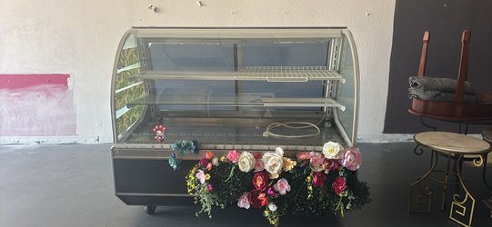 Turbo Air Curved Glass Refrigerated Display