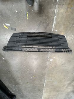Toyota Sienna Front Grille