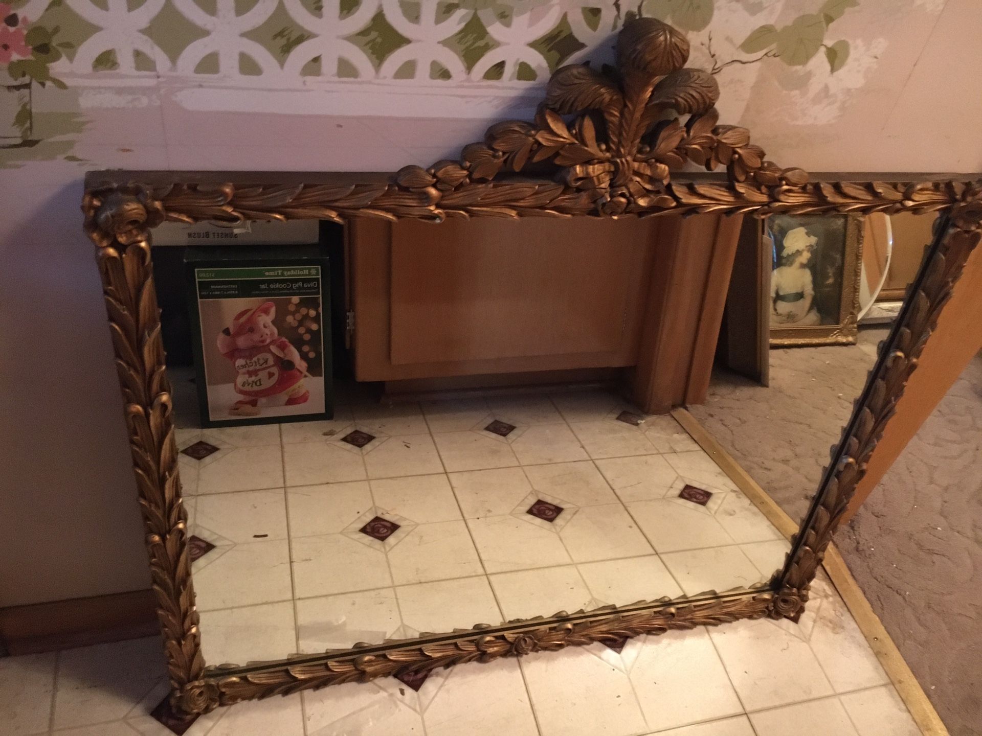 Very Ornate Vintage Gold Mirror 