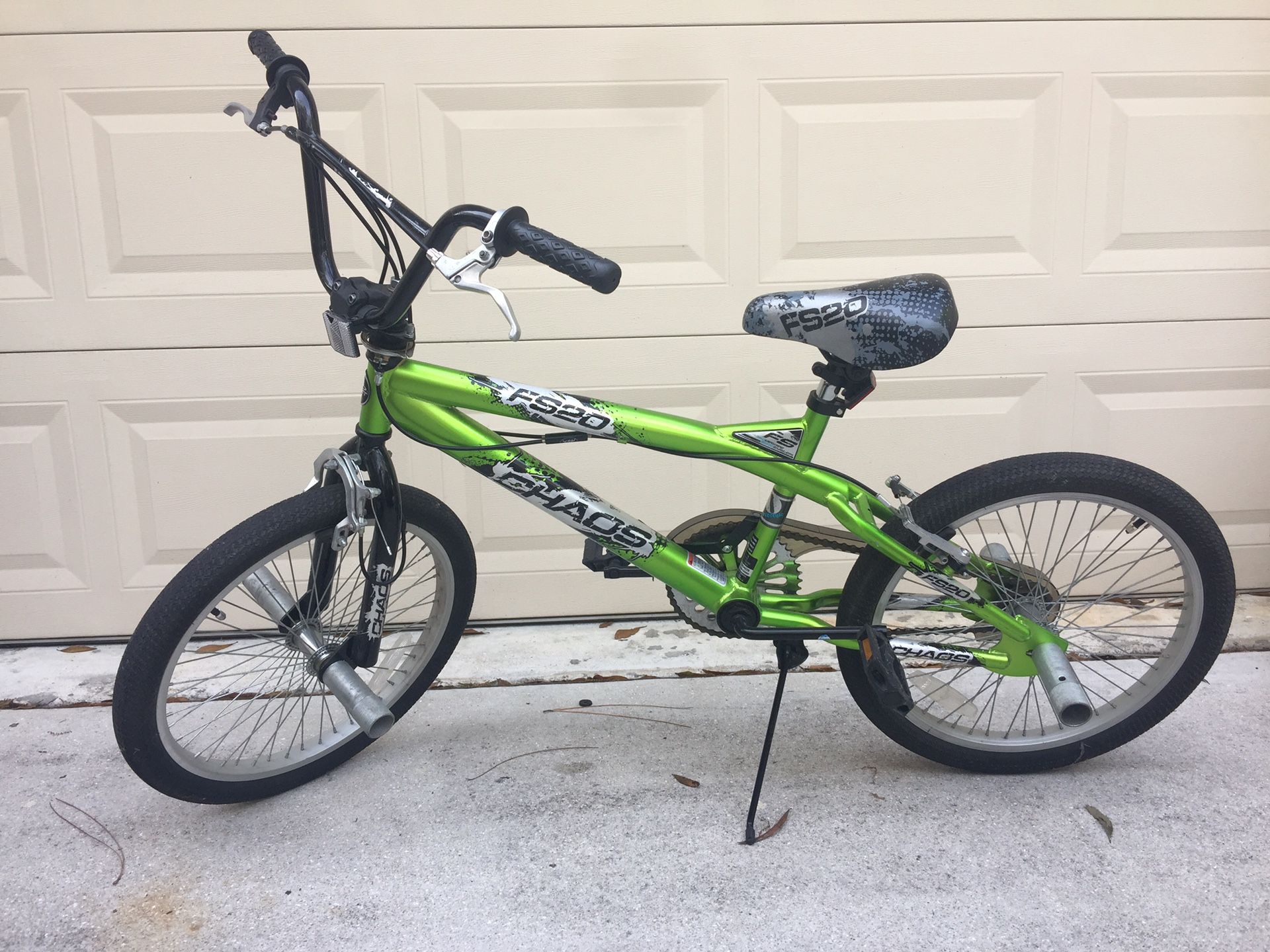 FS20 CHAOS BMX trick bike in great shape barely used!