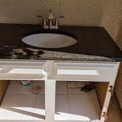Quartz Vanity Top With Sink 