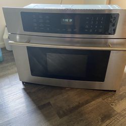 Jenn-Air Microwave Oven