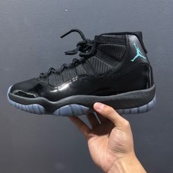 Jordan 11 Gamma Size 8.5 Mens 