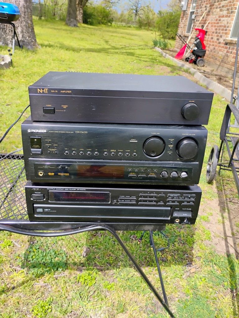 3 Piece Stereo Receiver- Amp- CD Player Combo