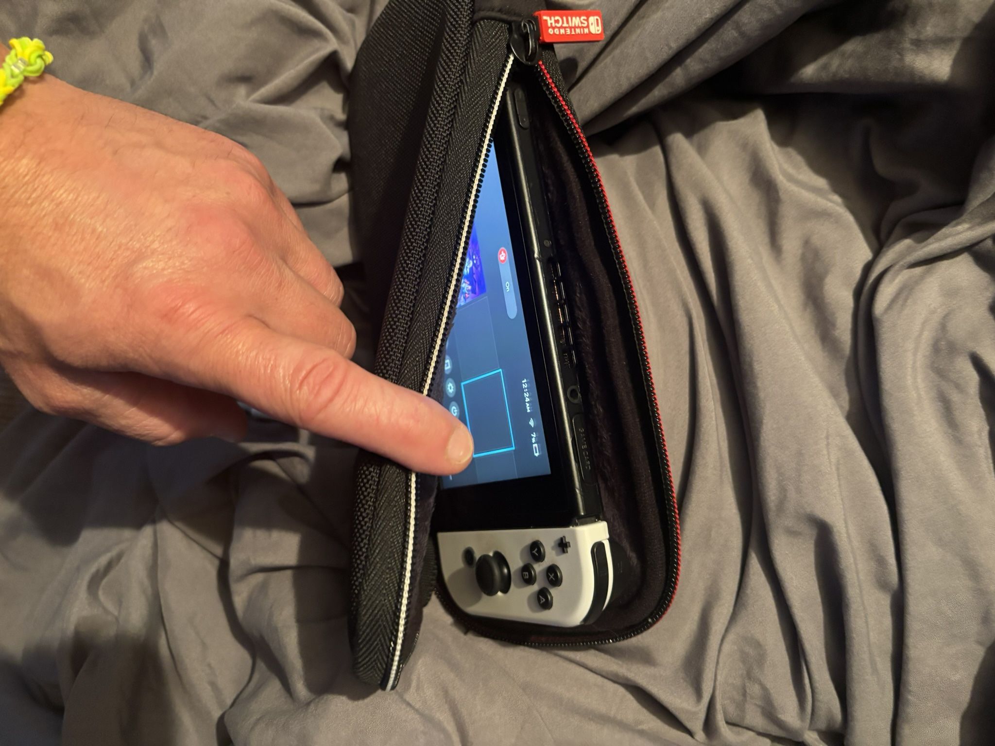 “END OF SUMMA SALE” Nintendo Switch Bundle