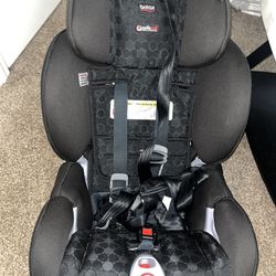 Britax Safecell Car seat (Rear Or Front Facing)