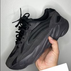 Adidas Yeezy 350 “Vanta” Size 8.5 