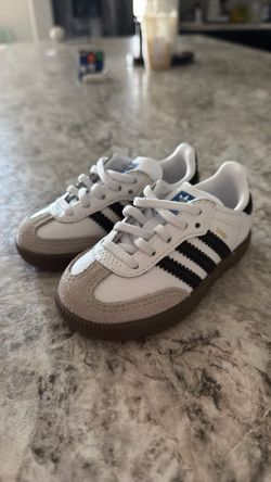 Adidas Sambas size 5k