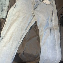 Levi Mid Rise Skinny Jeans