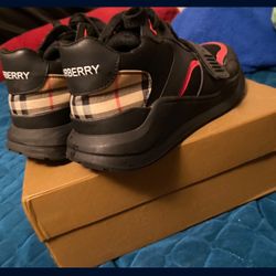 Size 8 Burberry Shoes