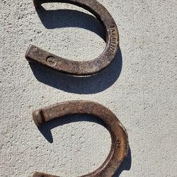 horseshoe - Allith
2 pcs
7x7.5x1H"
all for$20