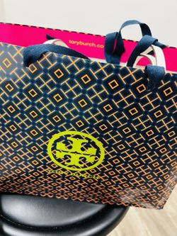 新作【TORY BURCH】A4 OK♪Blake Center Zip Tote ★ 使いやすい 147947☆Tory Burch☆Blake Center Zip Tote*A4サイズ収納可