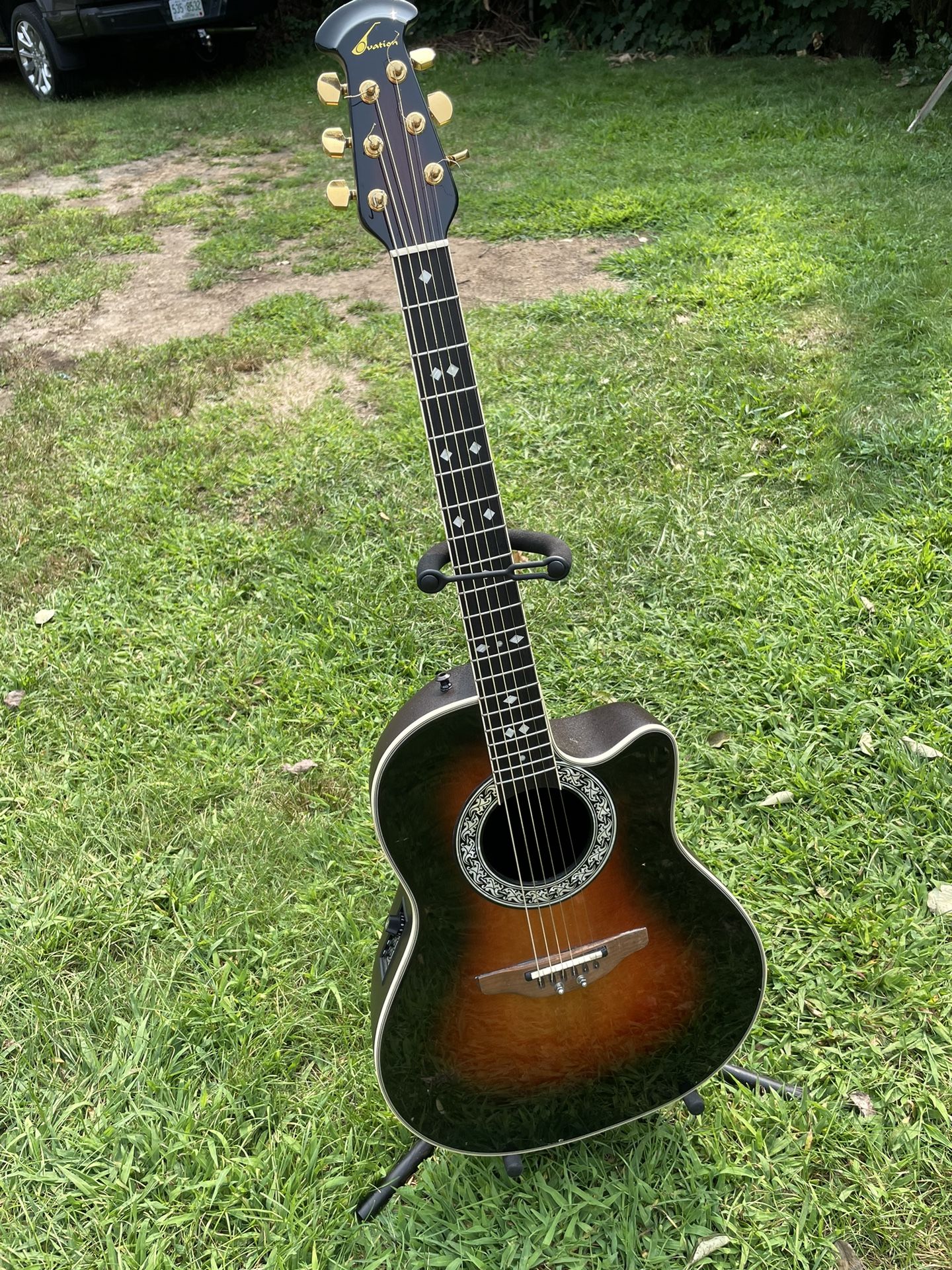 Ovation Acoustic/eletric Guitar