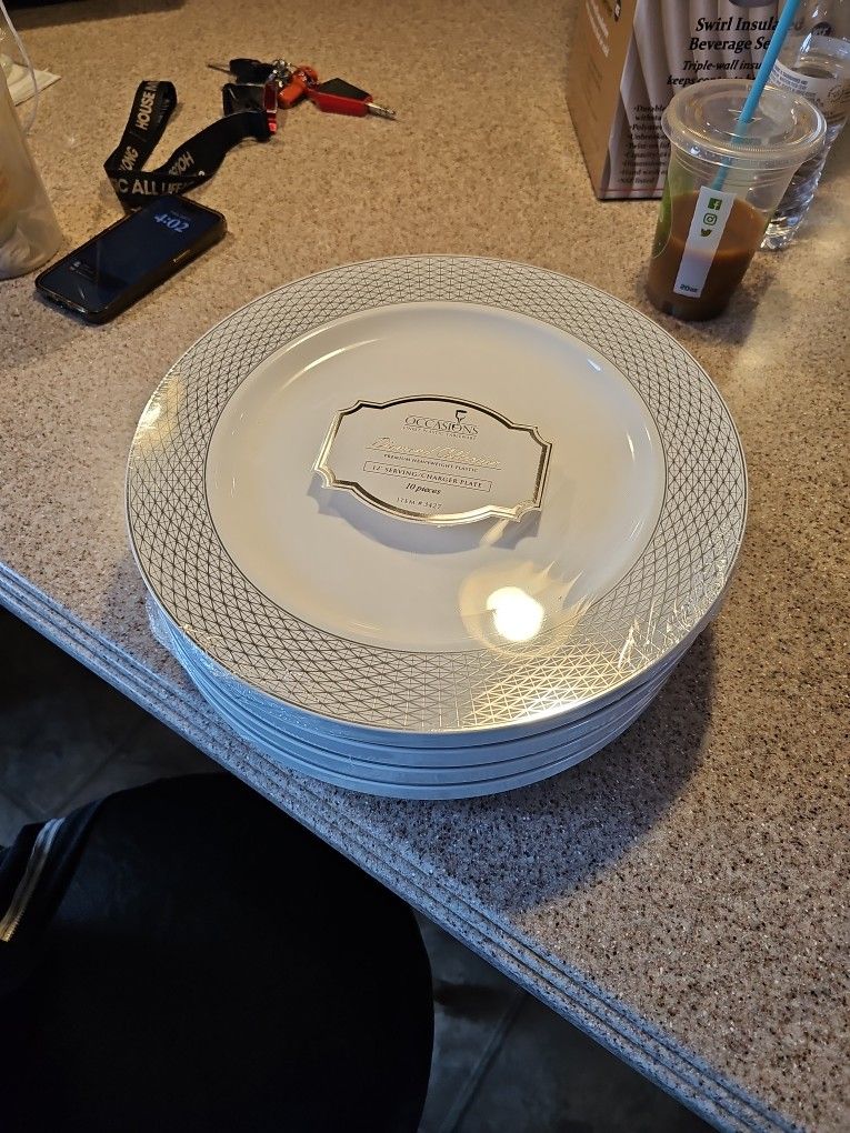 40 Plastic Charger Plates