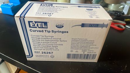 Brand new case of 50 Exel curved tip syringes 26267
