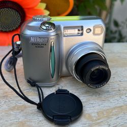 Nikon Coolpix 4300 Digital Camera
